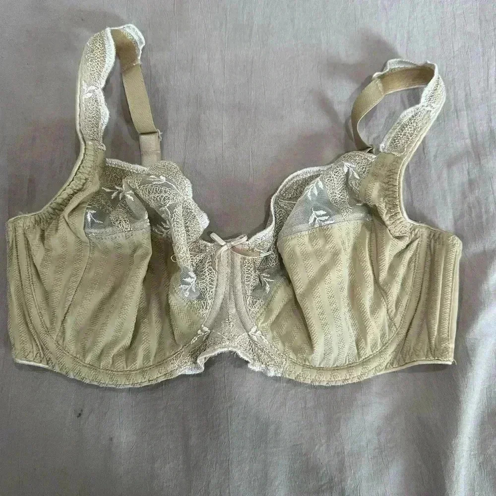 Chantelle bra